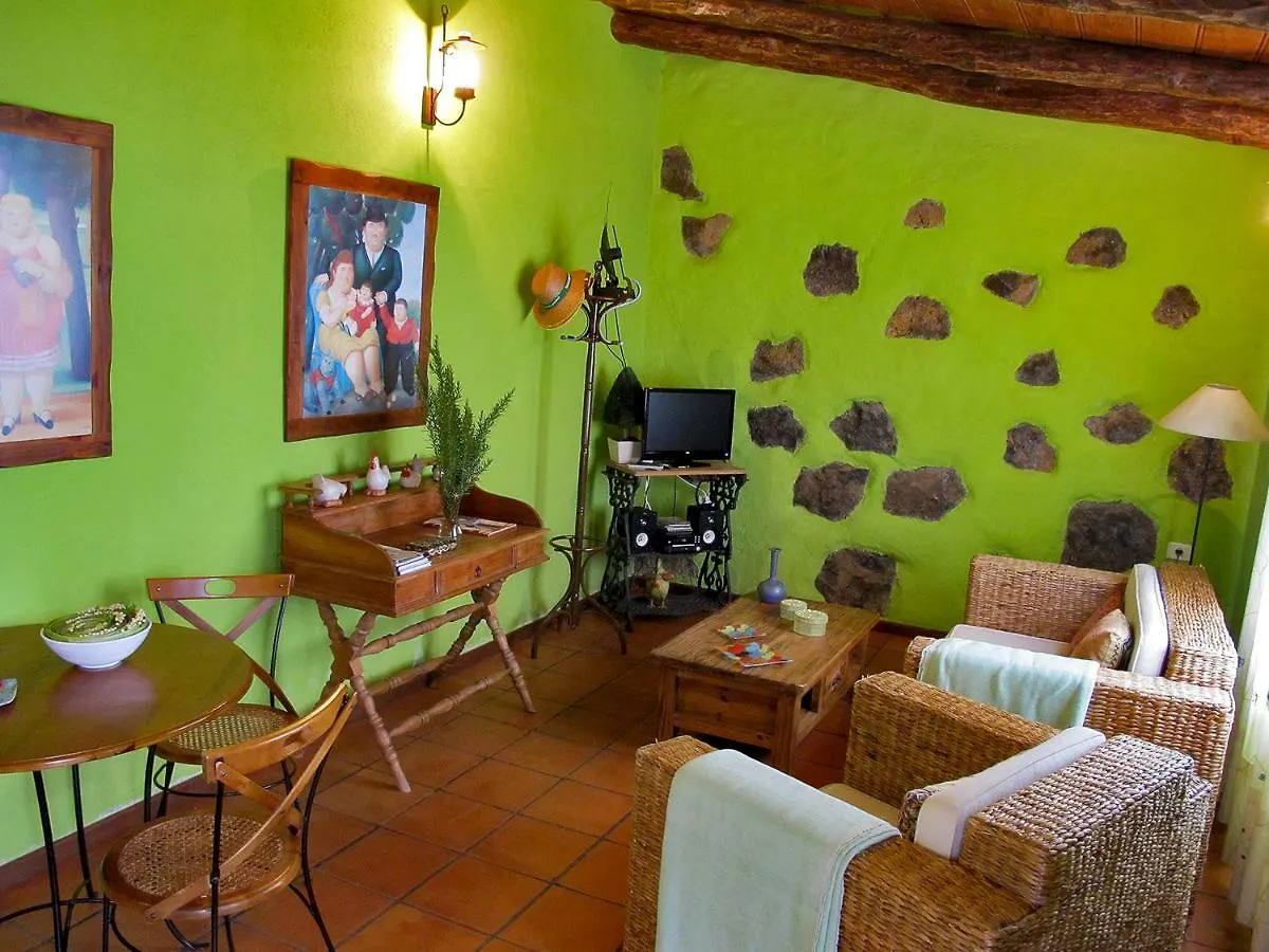 Geranios Rojos II Guest House Las Rosas  Country house